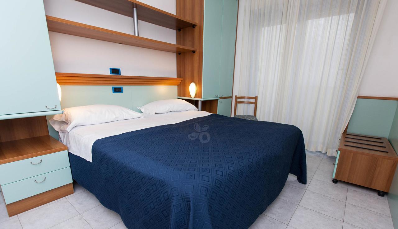 Hotel Marina Roseto Degli Abruzzi Exterior photo
