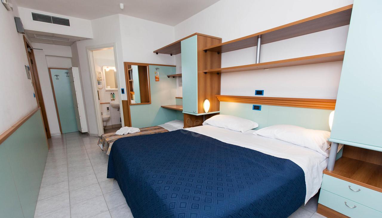 Hotel Marina Roseto Degli Abruzzi Exterior photo