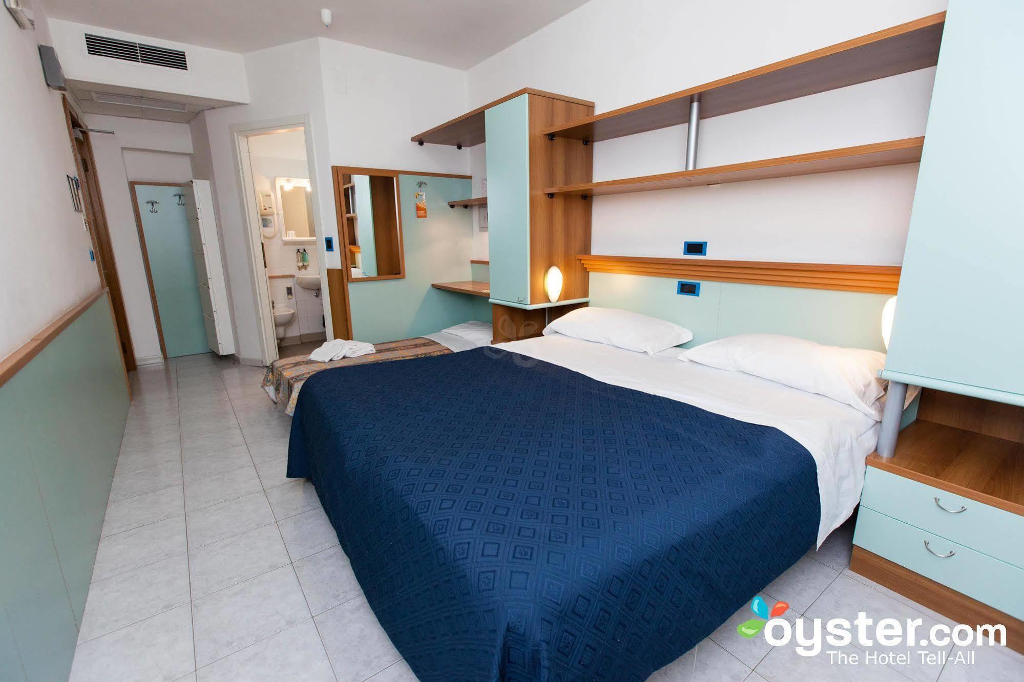 Hotel Marina Roseto Degli Abruzzi Exterior photo