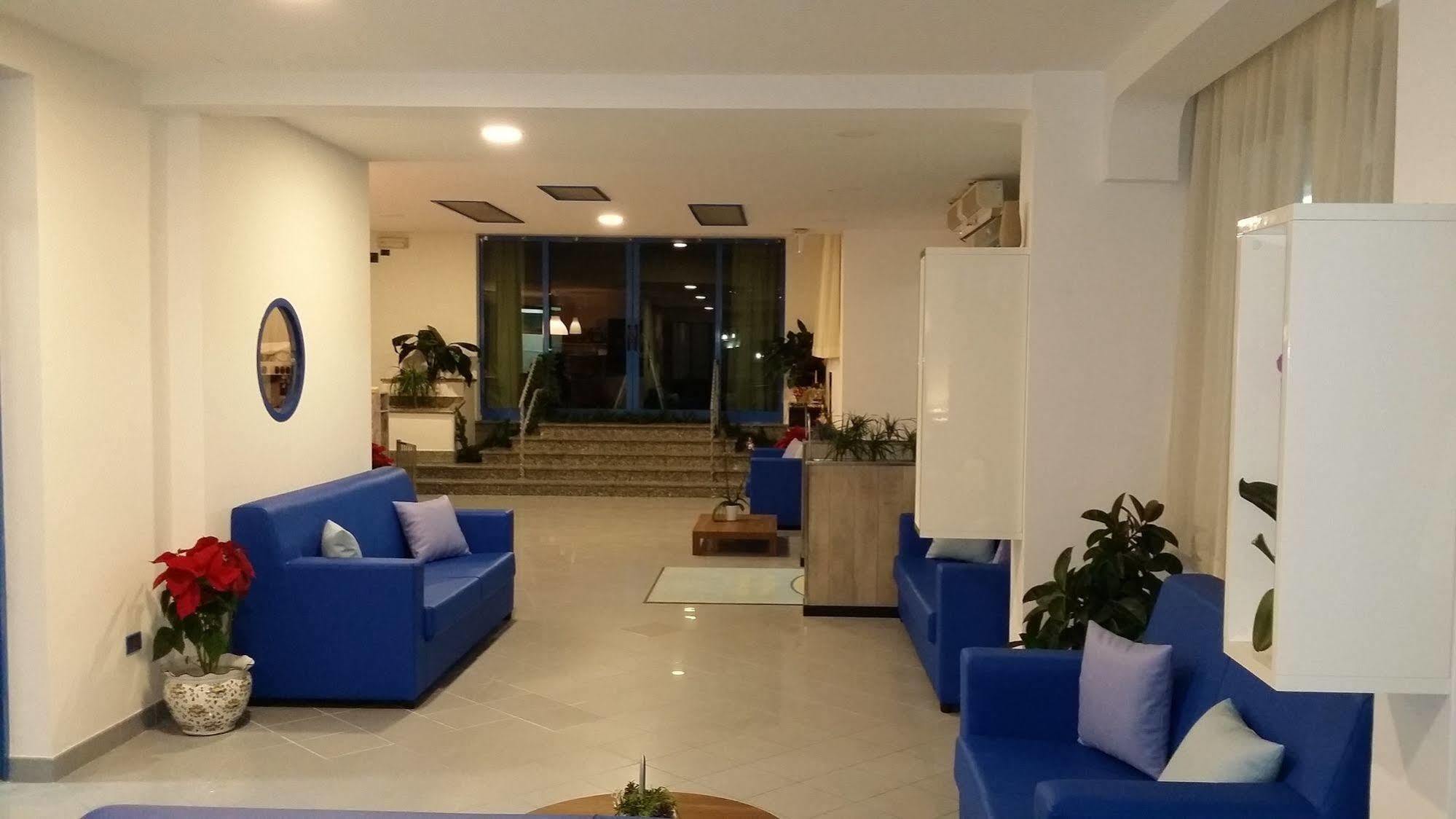 Hotel Marina Roseto Degli Abruzzi Exterior photo