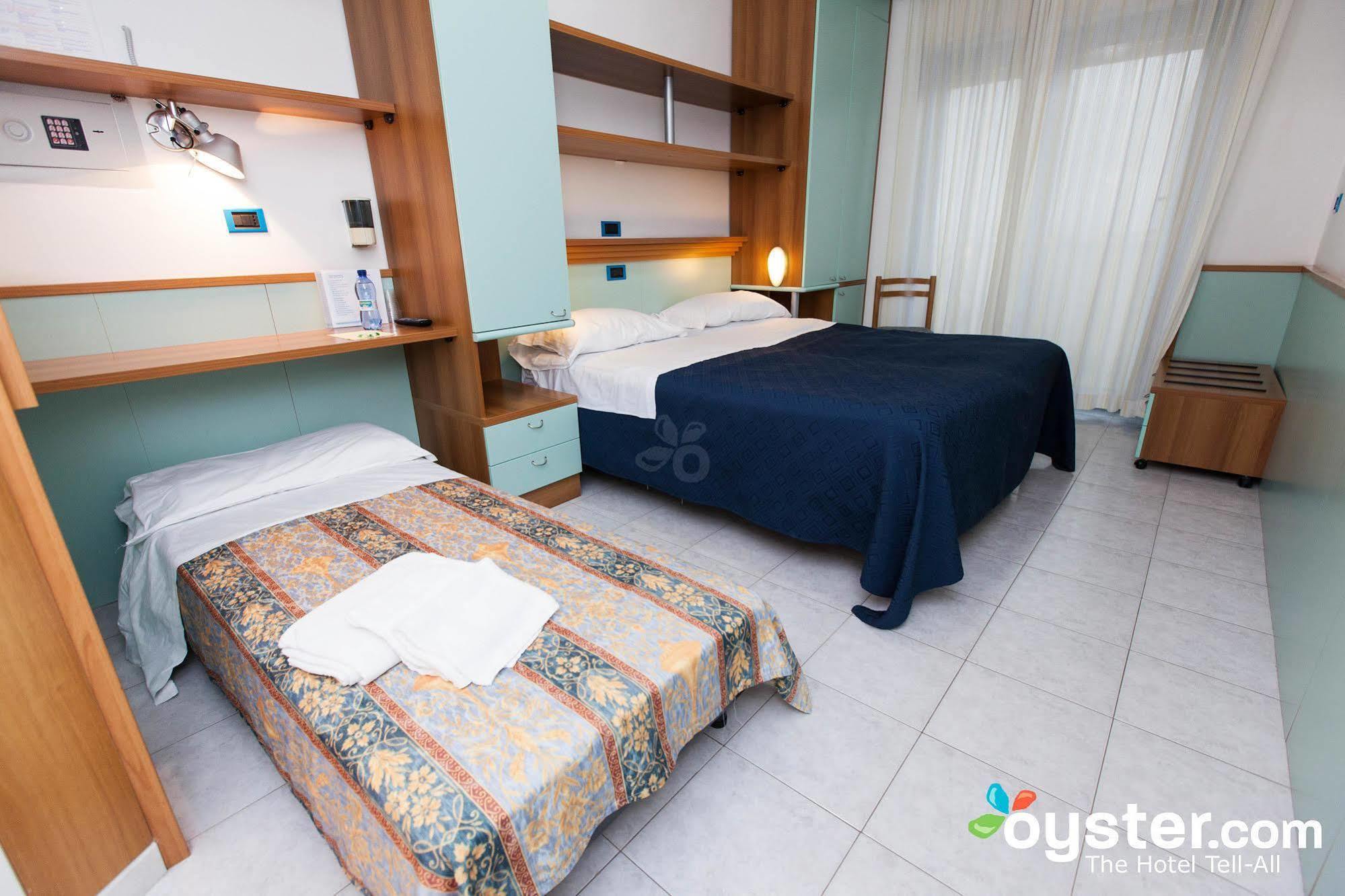 Hotel Marina Roseto Degli Abruzzi Exterior photo