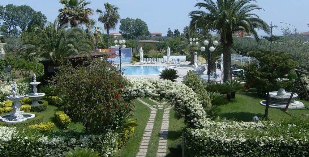 Hotel Marina Roseto Degli Abruzzi Exterior photo